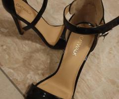 Catwalk sandale na petu